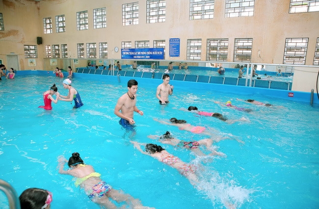 Ưu tiên phổ cập bơi cho học sinh Tiểu học