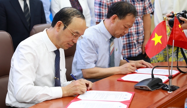 Tăng cường hợp tác giữa Đại học Thủy lợi và Đại học Vũ Hán, Trung Quốc