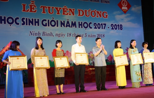 Ninh Bình tuyên dương Học sinh giỏi năm học 2017 - 2018 - Ảnh minh hoạ 3
