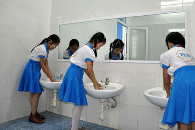 Loại bỏ các công trình nhà vệ sinh trường học không an toàn