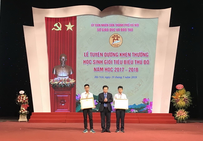 Tuyên dương khen thưởng học sinh giỏi tiêu biểu Thủ đô