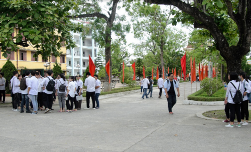 Ninh Bình: “Nhẹ nhàng” với thủ tục dự thi THPT Quốc gia 2018 - Ảnh minh hoạ 3