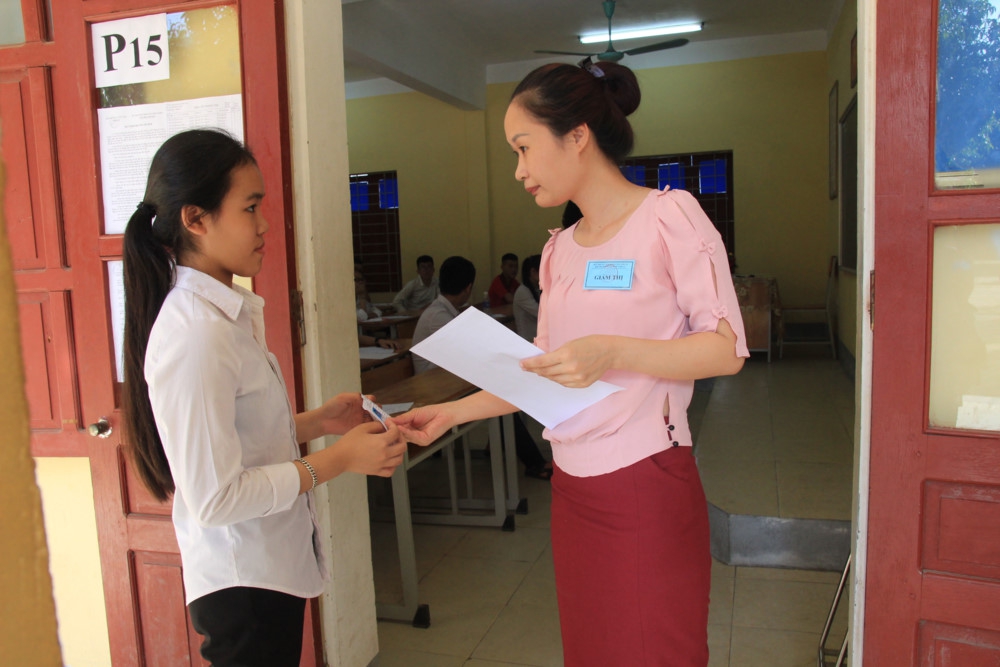 Thí sinh Nghệ An, Hà Tĩnh bước vào kỳ thi tuyển sinh vào lớp 10 THPT