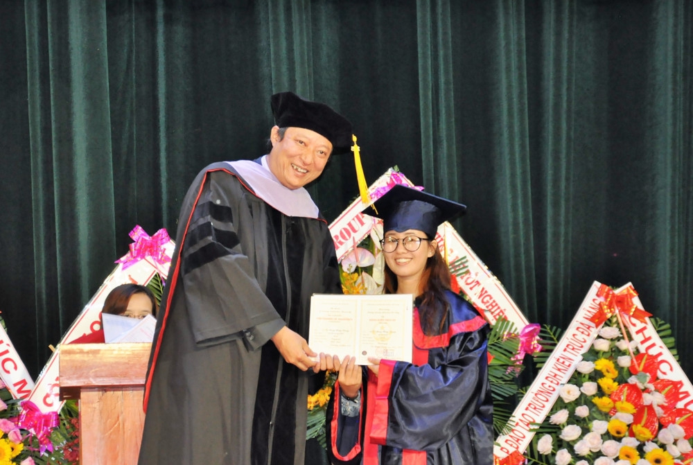 Trường ĐH Kiến trúc Đà Nẵng: 882 sinh viên nhận bằng tốt nghiệp