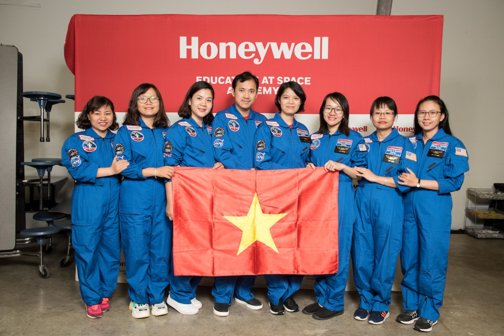 8 giáo viên Việt Nam tham gia chương trình đào tạo Mô phỏng Phi hành gia