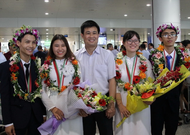 Đoàn học sinh Olympic Sinh học mang vinh quang về cho đất nước