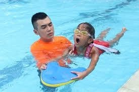 Hỗ trợ phí học bơi cho học sinh khó khăn