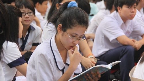 Hà Nội yêu cầu trường hoàn trả lệ phí khi học sinh rút hồ sơ