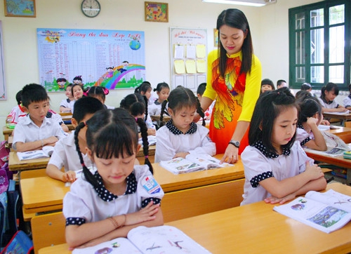 Hà Nội yêu cầu trường không thu gộp nhiều khoản thu đầu năm học