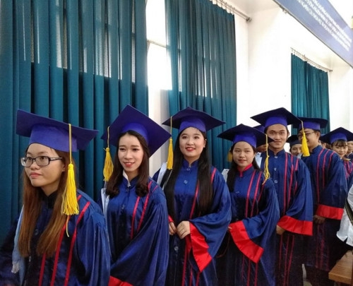 546 sinh viên Trường CĐ Sư phạm Trung ương TPHCM nhận bằng tốt nghiệp - Ảnh minh hoạ 3