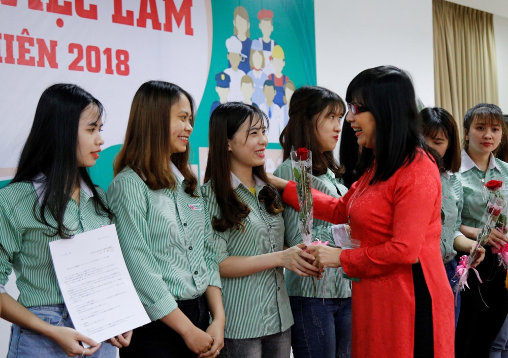 Trường ĐH Đông Á: 2.372 vị trí việc làm cho sinh viên trong ngày lễ tốt nghiệp