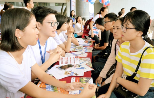 Tuyển sinh ĐH, CĐ 2018: Trường Y hạ điểm chuẩn, khối Sư phạm đảm bảo giữ sàn - Ảnh minh hoạ 3