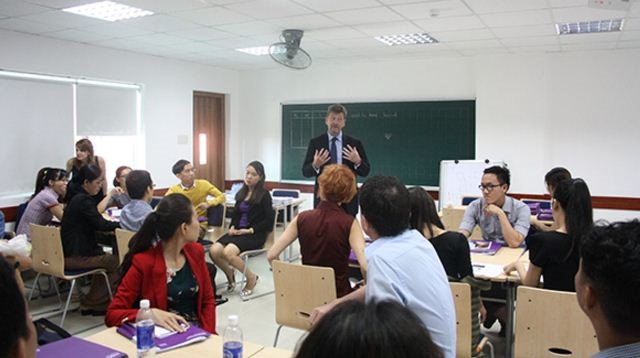 Hà Nội: Mời chuyên gia nước ngoài bồi dưỡng giáo viên
