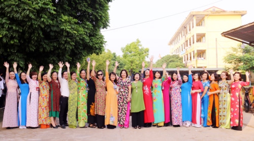 Học sinh trường THPT Thái Nguyên bước vào năm học mới - Ảnh minh hoạ 2