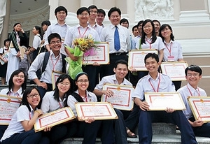 Ninh Bình khen thưởng HS đạt giải trong các cuộc thi cấp quốc gia