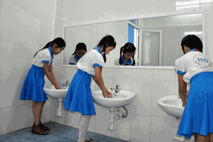Chủ tịch UBND cấp huyện chịu trách nhiệm nếu để nhà vệ sinh trường học không đảm bảo tiêu chuẩn