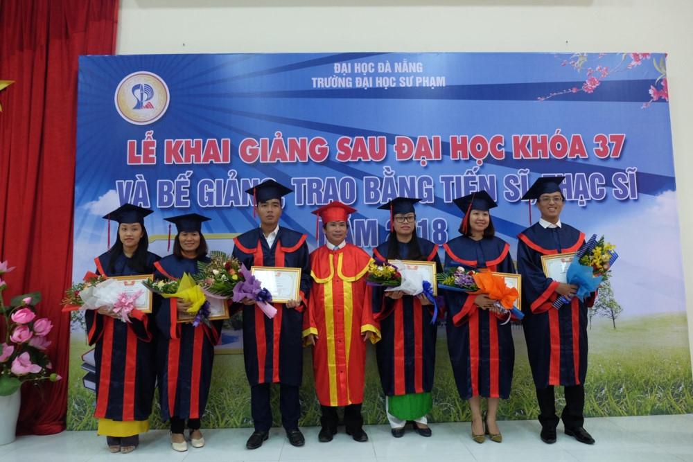 Trường ĐH Sư phạm (ĐH Đà Nẵng): 123 học viên nhận bằng tốt nghiệp tiến sĩ, thạc sĩ