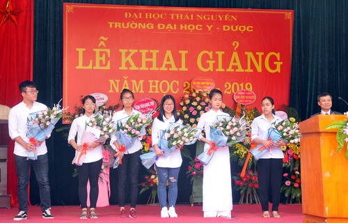 Trường ĐH Y Dược – ĐH Thái Nguyên khai giảng năm học 2018 – 2019