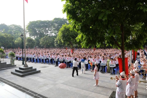 Gần 2 triệu học sinh Hà Nội hân hoan bước vào năm học mới