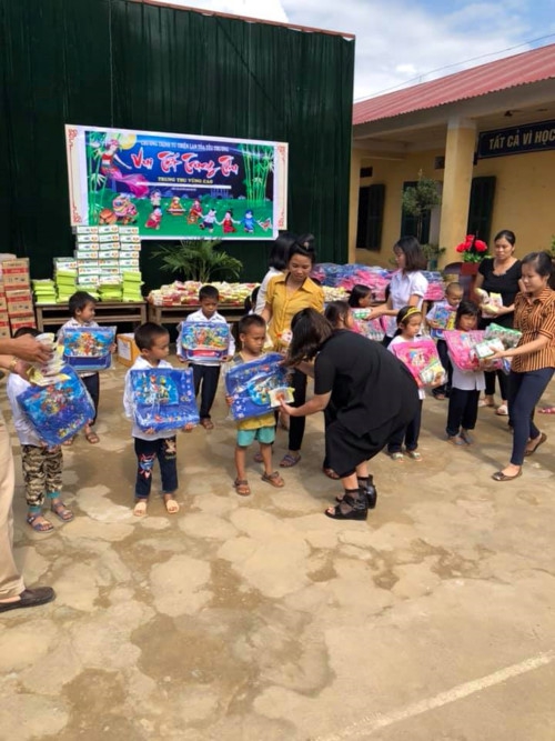 722 suất quà được trao tặng cho học sinh vùng cao Điện Biên - Ảnh minh hoạ 2