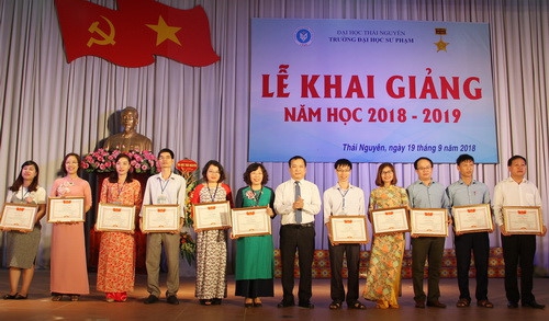 500 tân sinh viên trường ĐH Sư phạm Thái Nguyên bước vào năm học mới