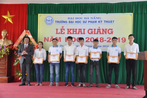 Trường ĐH Sư phạm Kỹ thuật (ĐH Đà Nẵng) khai giảng năm học 2018-2019 - Ảnh minh hoạ 3