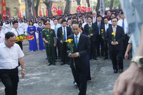 Chủ tịch nước dự khai giảng tại Trường THPT Chu Văn An (Hà Nội) - Ảnh minh hoạ 2