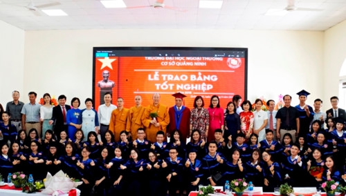 Trường Đại học Ngoại thương khai giảng và trao bằng tốt nghiệp cho sinh viên cơ sở Quảng Ninh - Ảnh minh hoạ 3