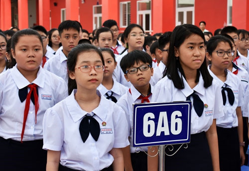 Học sinh trường Trung học Thực hành Sài Gòn trong lễ khai giảng. Ảnh: Mạnh Tùng.
