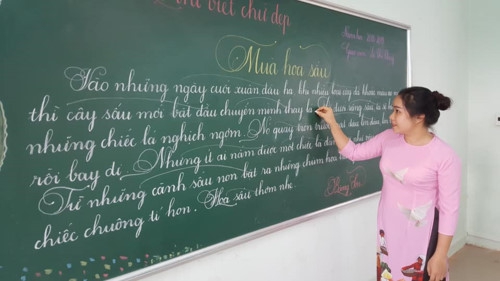 18 cô giáo Quảng Trị viết chữ đẹp như vẽ tranh - Ảnh minh hoạ 5