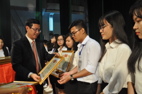 Thêm trường ĐH Việt Nam lọt top 500 Châu Á, ĐB Quốc hội bàn biên chế giáo viên - Ảnh minh hoạ 3