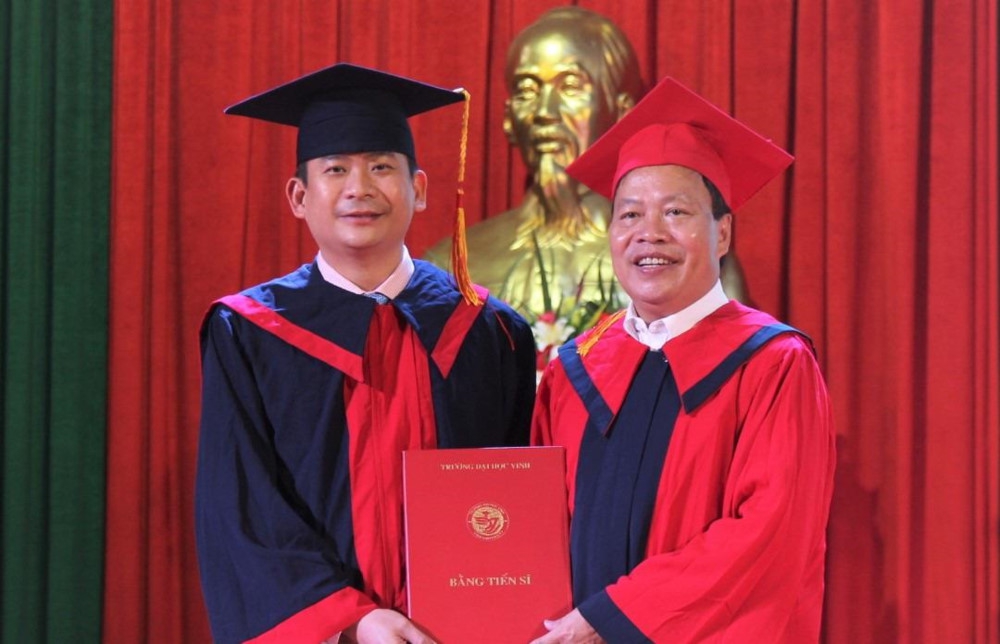 Trường ĐH Vinh trao bằng thạc sĩ và tiến sĩ năm 2018