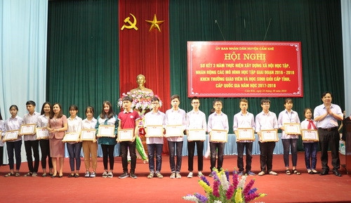 Huyện Cẩm Khê, Phú Thọ báo cáo gì về mô hình xã hội học tập?