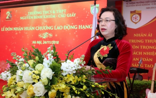Trường Nguyễn Bỉnh Khiêm (Hà Nội) đón nhận Huân chương Lao động hạng Nhì trong ngày kỷ niệm 25 năm thành lập - Ảnh minh hoạ 2