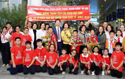 Những cô cậu bé vàng toán học trở về trong niềm vui chiến thắng - Ảnh minh hoạ 5