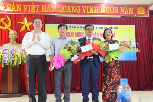 2 giáo viên Nghệ An được tôn vinh Nhà giáo tiêu biểu năm 2018 - Ảnh minh hoạ 2