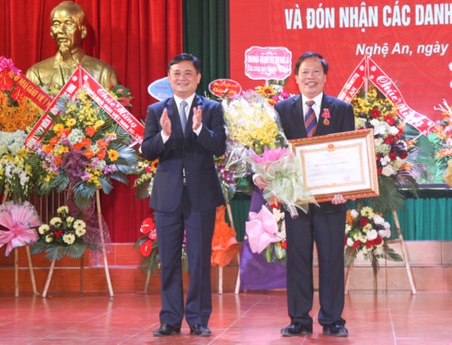 ĐH Vinh đón nhận nhiều danh hiệu cao quý dịp Ngày Nhà giáo Việt Nam - Ảnh minh hoạ 2