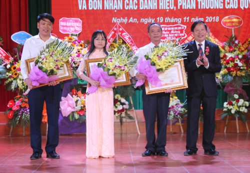 ĐH Vinh đón nhận nhiều danh hiệu cao quý dịp Ngày Nhà giáo Việt Nam - Ảnh minh hoạ 7