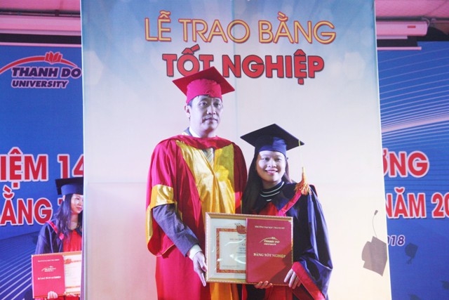 Gần 400 dược sĩ tốt nghiệp từ cơ sở giáo dục ĐH tư thục Việt Nam đầu tiên