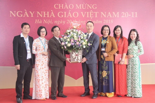 Viện Đào tạo Quốc tế thuộc Học viện Tài chính mít tinh kỷ niệm ngày Nhà giáo Việt Nam