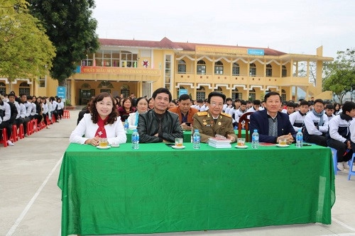 Trường học Tuyên Quang tổ chức hoạt động tháng 12 hướng về người lính - Ảnh minh hoạ 3
