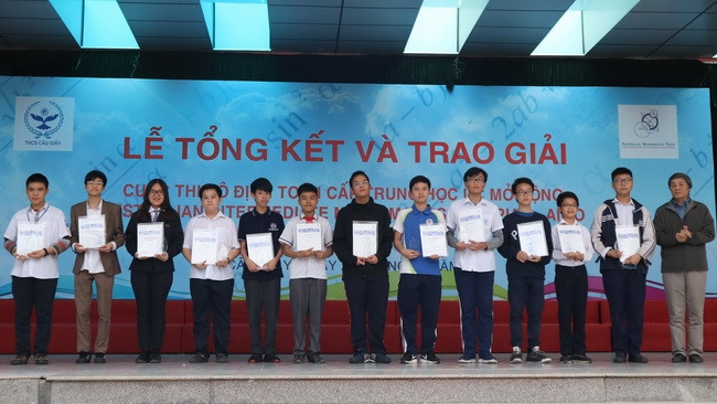 Phong trào học Toán tiếng Anh của học sinh Hà Nội phát triển mạnh