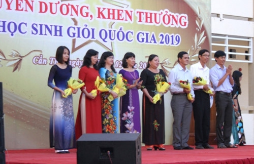 Cần Thơ tuyên dương, khen thưởng HS giỏi Quốc gia - Ảnh minh hoạ 7