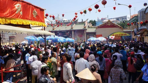 Học sinh 17 trường nghỉ học 2 ngày diễn ra lễ hội Rằm tháng Giêng - 3