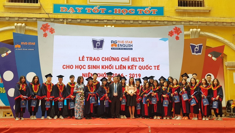 116 học sinh trường THPT Phan Đình Phùng nhận chứng chỉ IELTS