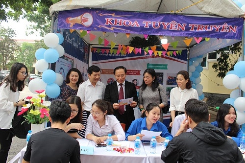 Tưng bừng Ngày hội Tư vấn tuyển sinh - Hướng nghiệp năm 2019