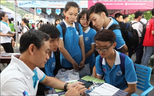 Thông tin tuyển sinh, chương trình và sách giáo khoa... được dư luận quan tâm - Ảnh minh hoạ 2