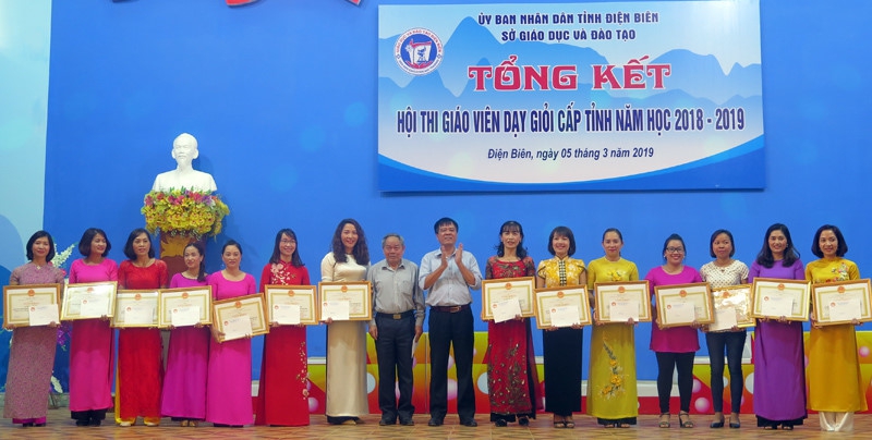 Điện Biên: 366 giáo viên được công nhận giáo viên dạy giỏi cấp tỉnh  ​