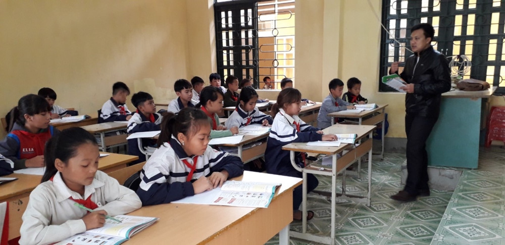 Dạy và học Tiếng Anh ở Điện Biên: Quyết tâm vượt khó