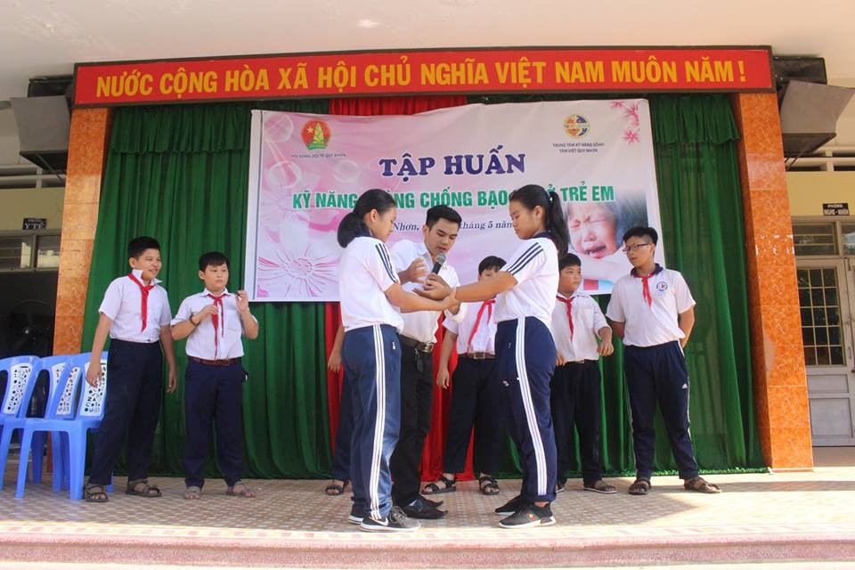 Bộ trưởng Phùng Xuân Nhạ mong muốn cả xã hội vào cuộc "nói không" với bạo lực học đường